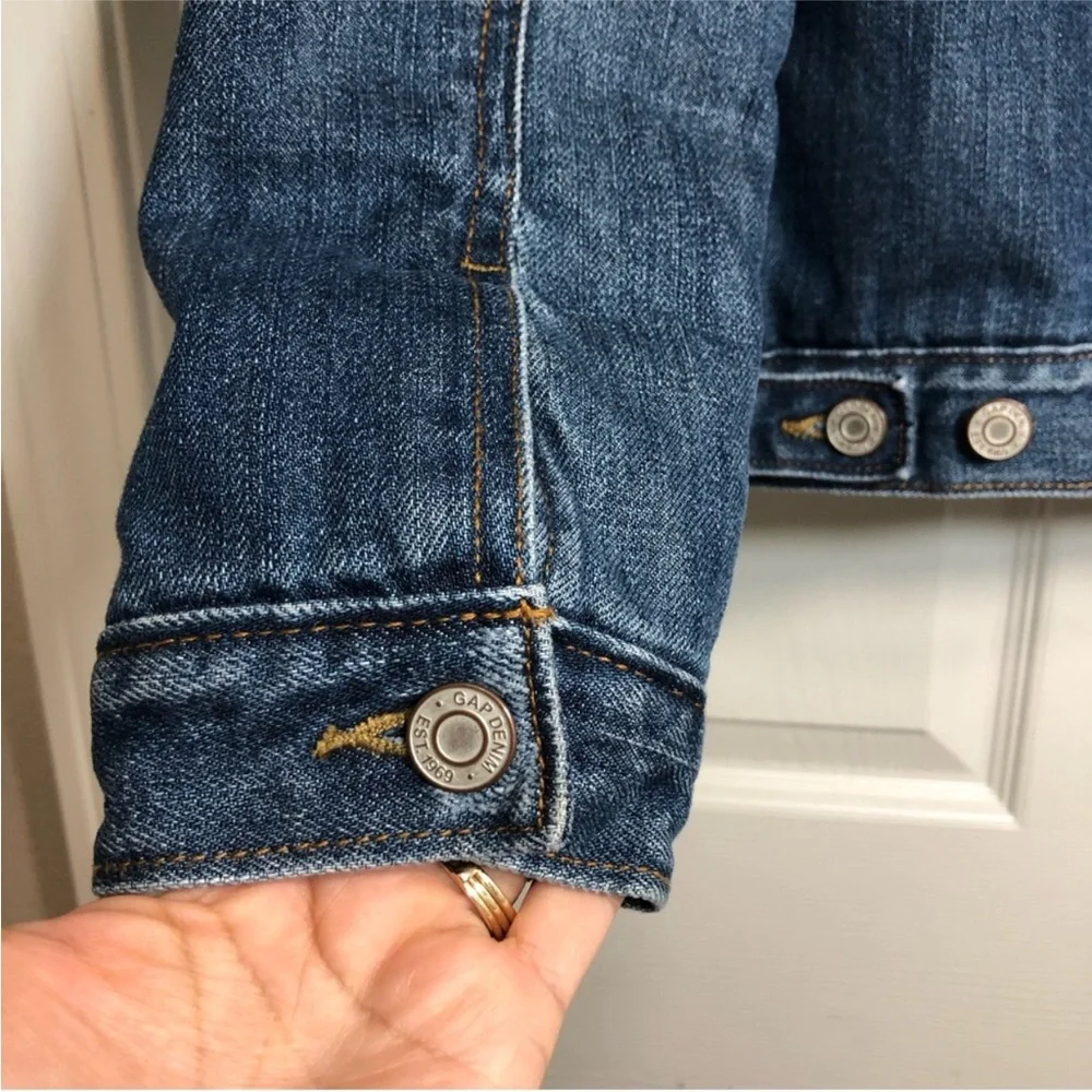 Gap Women's Sherpa-Lined Denim Jacket Medium Wash Jean Jacket S_9